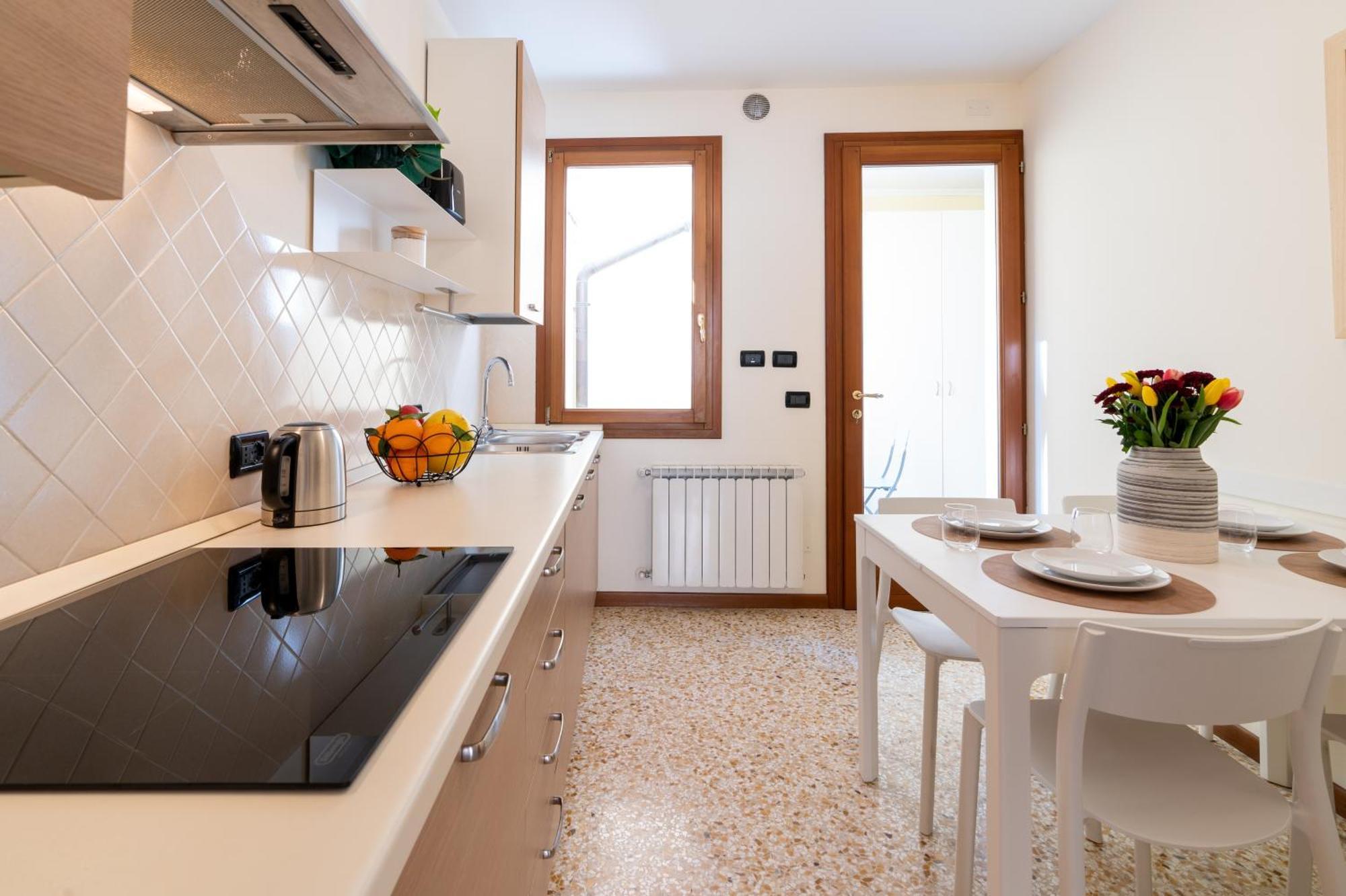Elegante E Luminoso, Spazio Esterno Privato Venetië Buitenkant foto